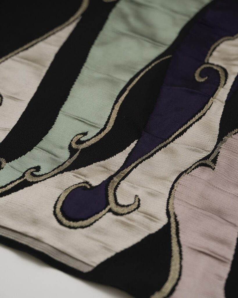 洛風林　眠れる豹のアップ