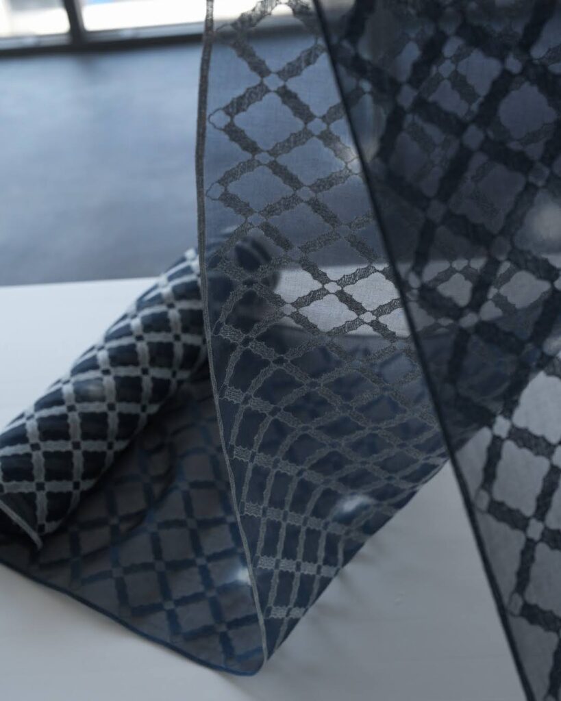 タッサーシルクのオーガンジー・蛍ぼかし