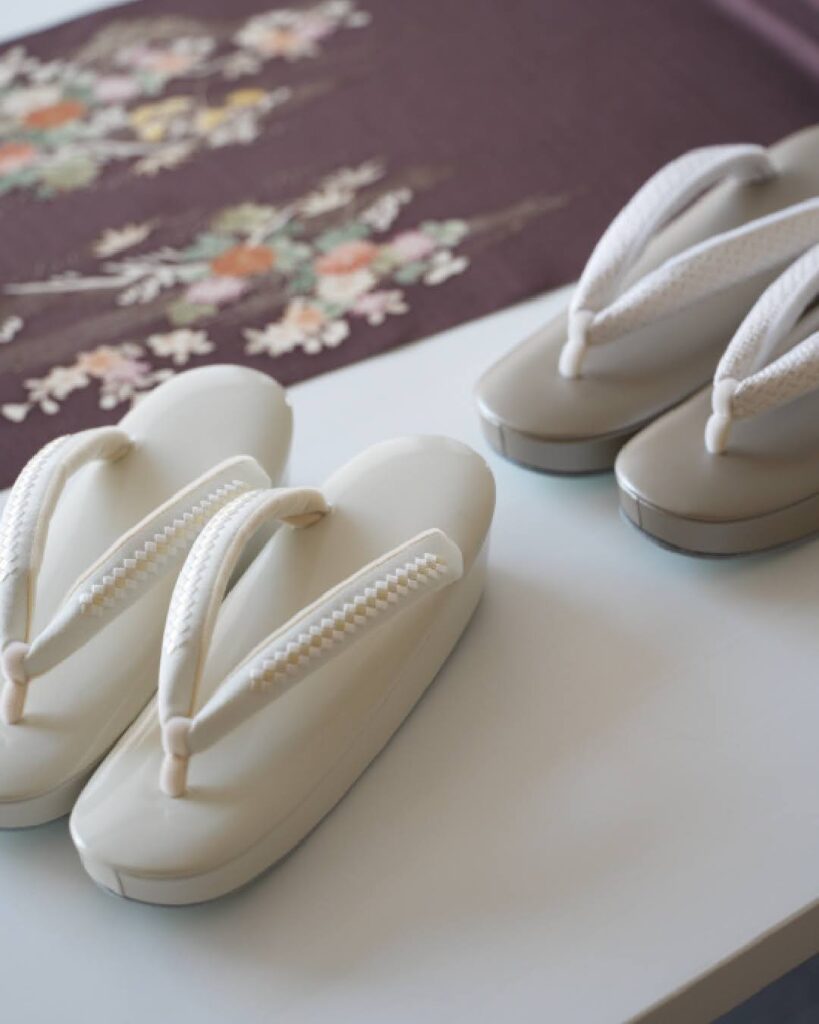 成謙別注・御所解帯と草履