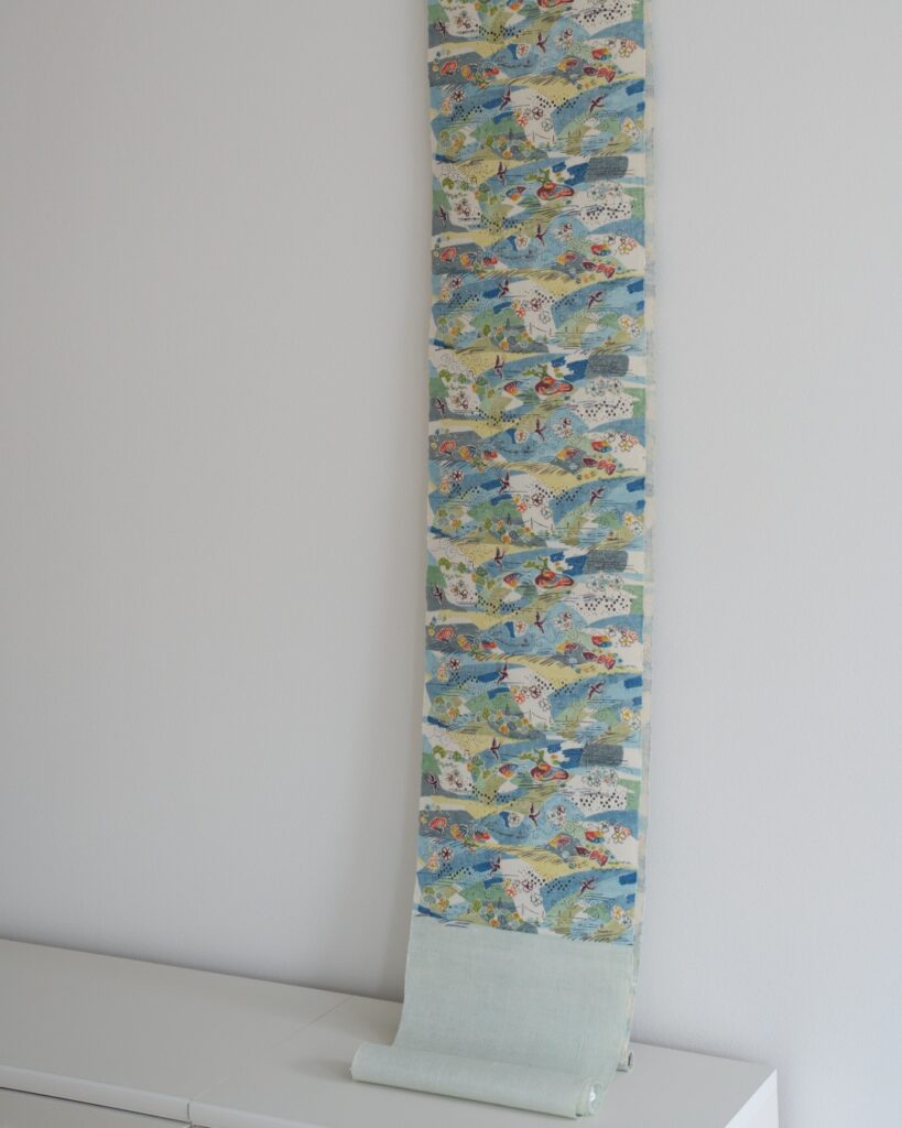 高山和子「空と、海と、」第99回国展出品作品 九寸名古屋帯 白緑色